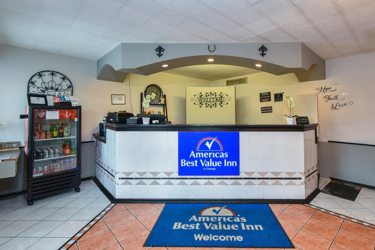 Americas Best Value Inn & Suites Williamstown Kültér fotó